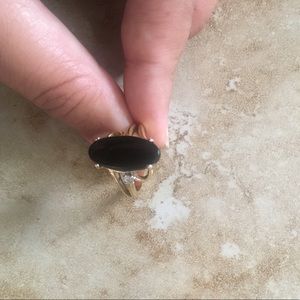 Vintage 18k gold black onyx diamond ring